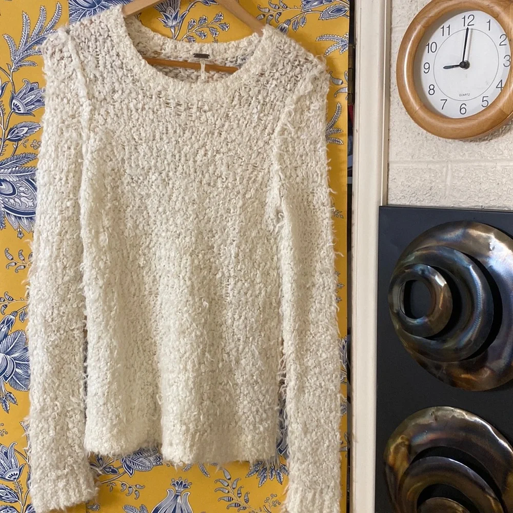 FREE PEOPLE M fuzzy funky white winter wool blend sweater